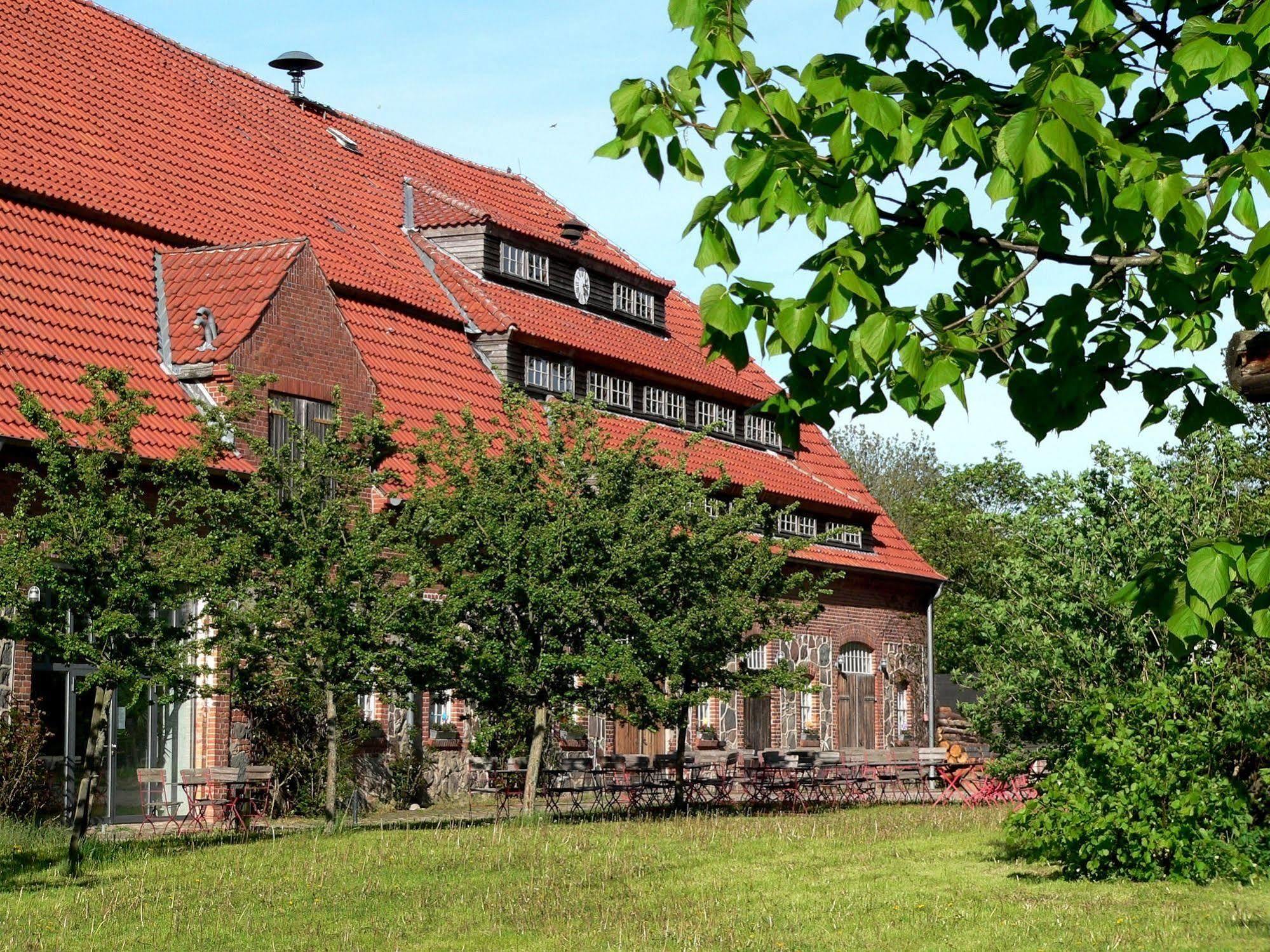 Gutshof Woldzegarten Hotel Exterior photo